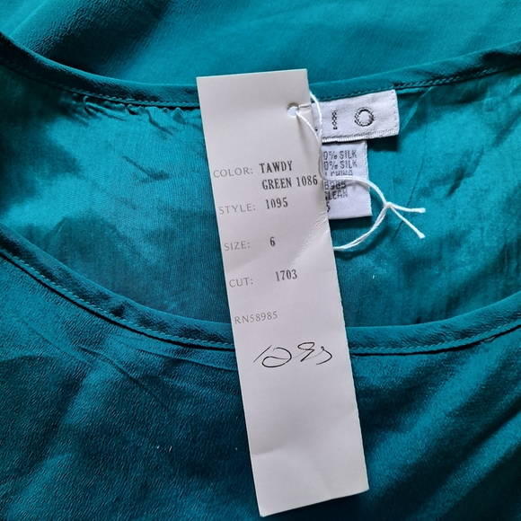 Clio Tawdy Green Crewneck Sleeveless Silk Top - 6 - Picture 7 of 9